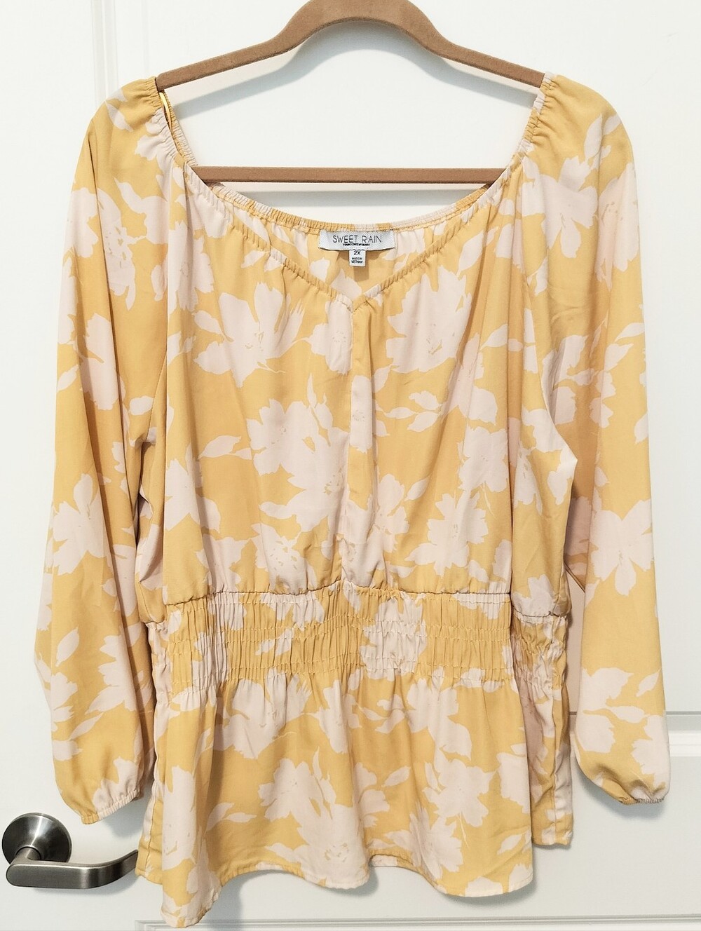 Sweet Rain Women's 2X Yellow and Cream Floral Smocked Waist Top